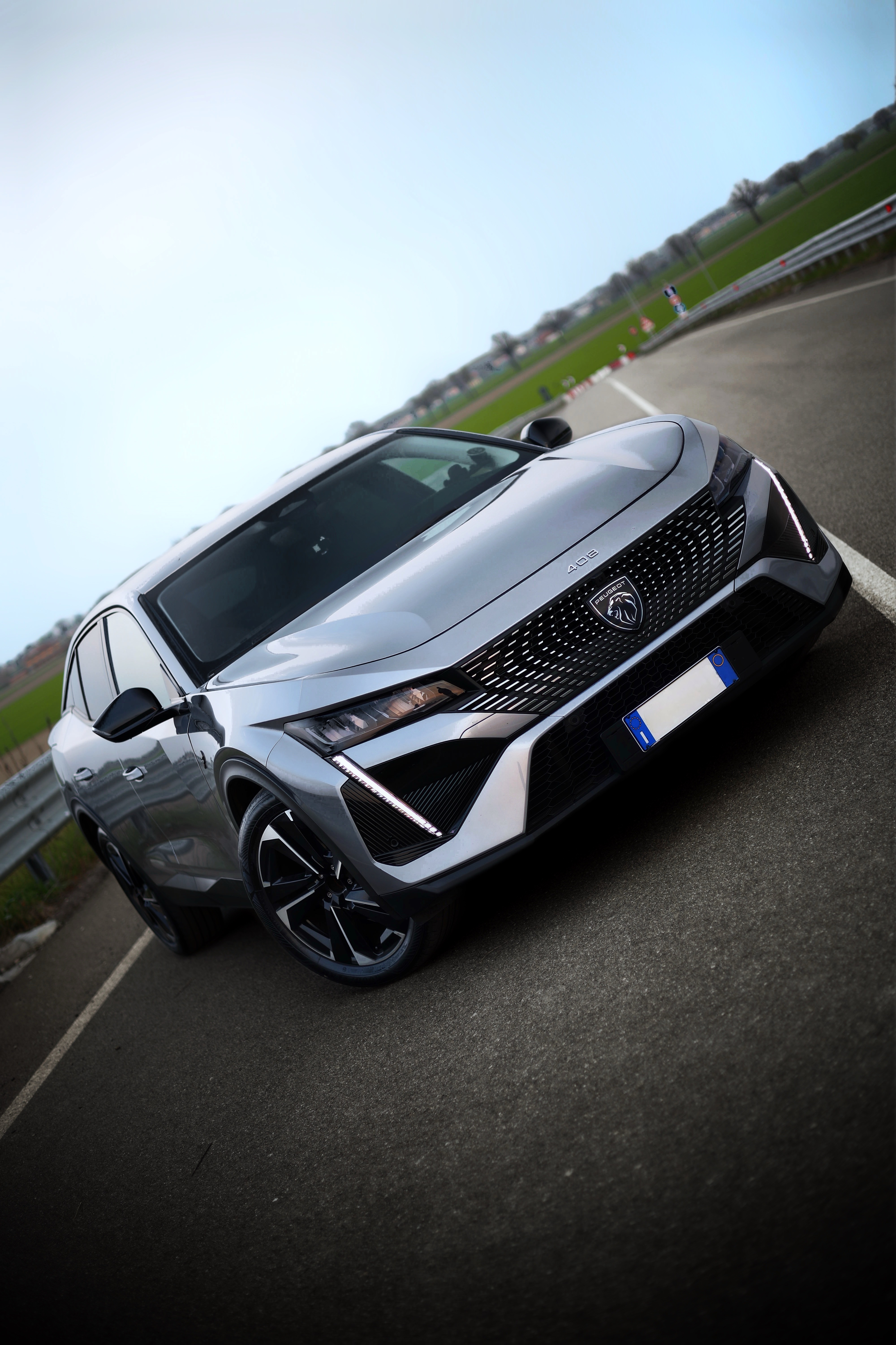 Peugeot 408